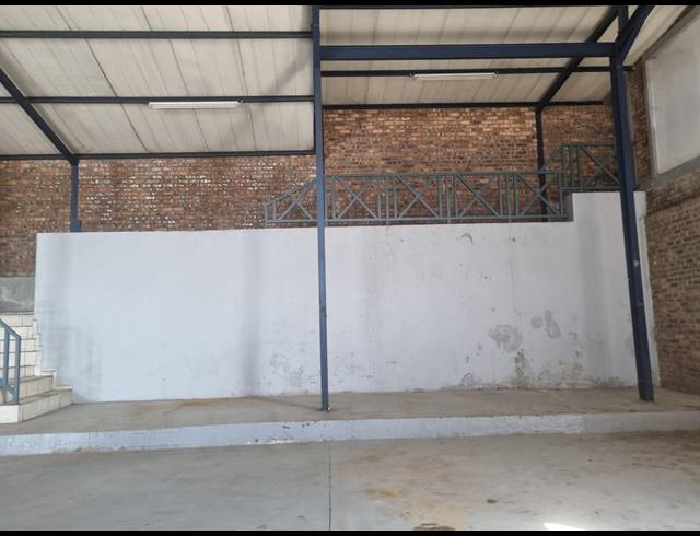 600M² WAREHOUSE TO LET IN VINTONIA